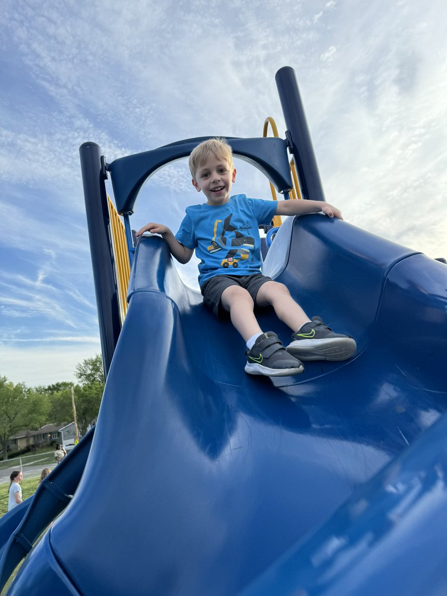 Vanessa Thomson (@thomson2ndgrade) on Twitter photo Fun times at the <a href="/ChapelHillNKCSD/">Chapel Hill ES</a> Ice Cream Social tonight! Thank you to our wonderful <a href="/ChapelHillPTA/">Chapel Hill Elementary PTA</a> for this great event. 💙 #chapelhillchamps Fun times at the <a href="/ChapelHillNKCSD/">Chapel Hill ES</a> Ice Cream Social tonight! Thank you to our wonderful <a href="/ChapelHillPTA/">Chapel Hill Elementary PTA</a> for this great event. 💙 #chapelhillchamps