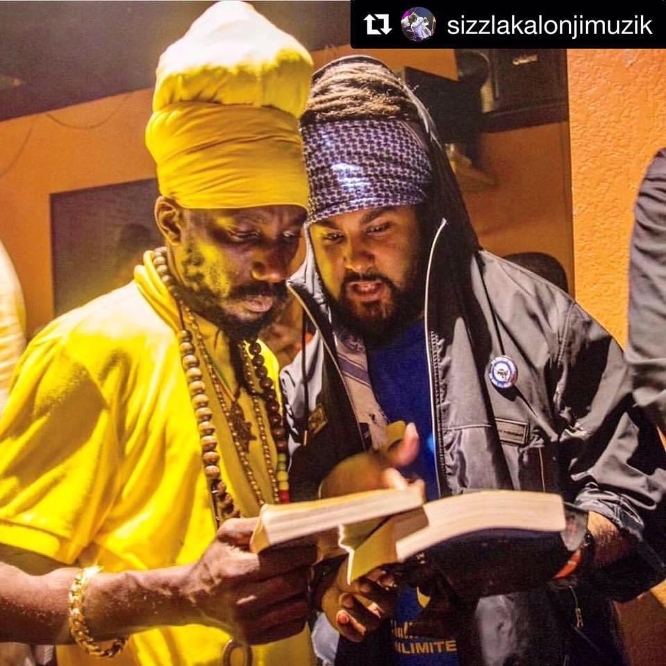 RasCeylon's tweet photo. Salute mi big bro #SizzlaKalonji Earth Strong🔥🔥🔥#JudgmentYard 4 Life👑👑👑check out our song #PrayerzUp on my latest solo album🔊🔊🔊: https://t.co/qd0eUAa2ZH https://t.co/WvT0EVUOZG