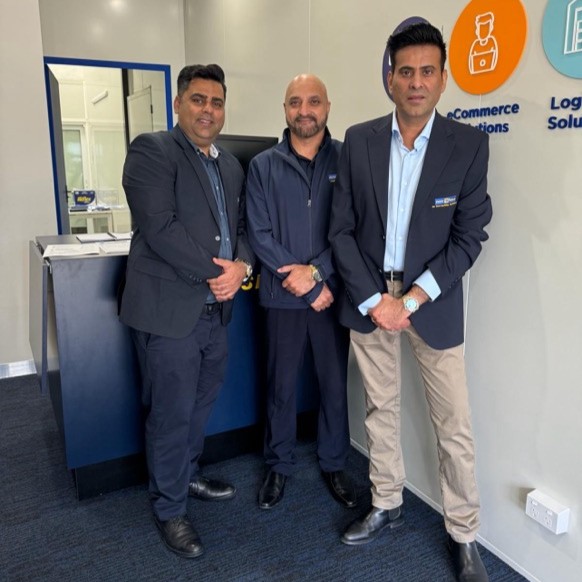 Cheers to the newest members of our PACK & SEND Australia family 🎉Harjinder, Deepak, and Gaurav, are ready to handle your parcel and freight needs at Altona, Melbourne. Stop by and let our team take the weight off your shoulders! 📦  #FranchiseSuccess #ServiceExcellence