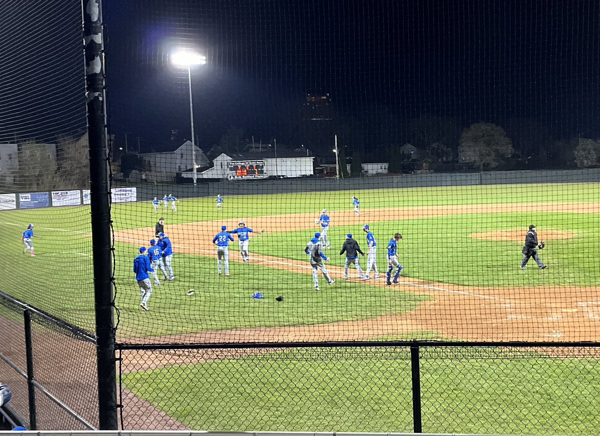 BryanViggiani's tweet photo. Albany High with a rally in the bottom of the sixth to beat Troy, 9-7, at home at the Plumeri Complex. Falcons improve to 4-2! Two consecutive wins for Albany. Even in two defeats, Falcons haven’t lost by more than two runs this season. https://t.co/f39lUWvNww