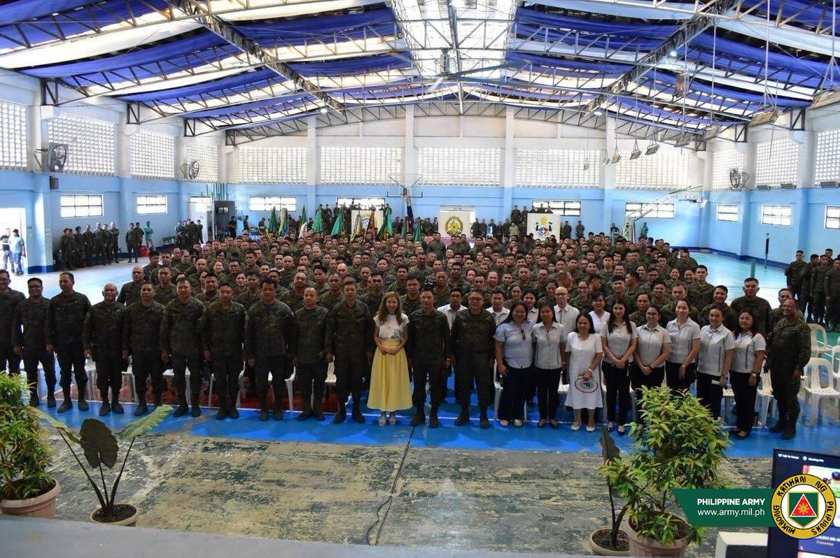 The Commanding General Philippine Army, Lt. Gen. Roy M Galido visited the troops of the 4th Infantry 'Diamond' Division (4ID) on April 15, 2024 at Headquarters 4ID, Camp BGen Edilberto Evangelista, Cagayan de Oro. Photos from the 4th Infantry 'Diamond' Division