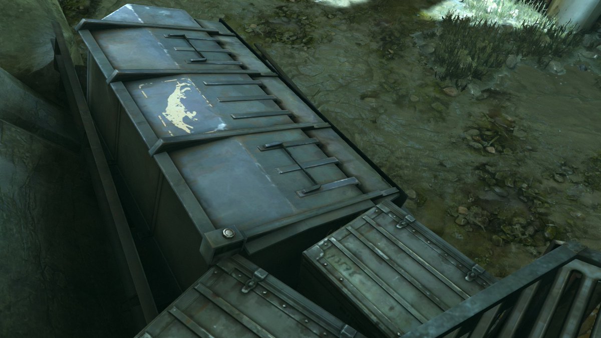 JustinAndyReeve's tweet photo. Dishonored is all about the bins. https://t.co/R3bcKxgz66