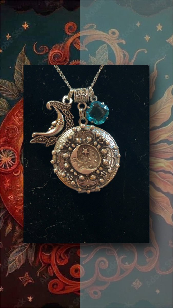 Starry sky and crescent moon vintage inspired photo locket necklace. 💐💐💐💐 #giftforher #women #shop #shoplocal #mothersday #giftideas #giftformom #shopsmall #fyi #giftforwife #birthdaygift #etsy #starseller 💐💐💐💐 witchywoman.etsy.com