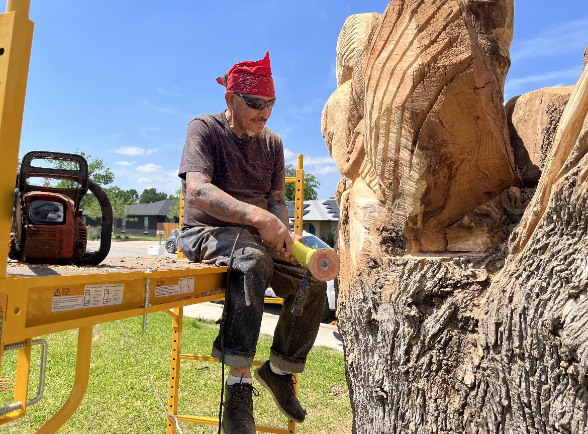 LaurenRangel_tv's tweet photo. The secret to a long life? Victor Torres will tell you it’s tree sculpting. His story tonight at 9 &amp; Fox Local 🌳 https://t.co/pxRnCUjUfX
