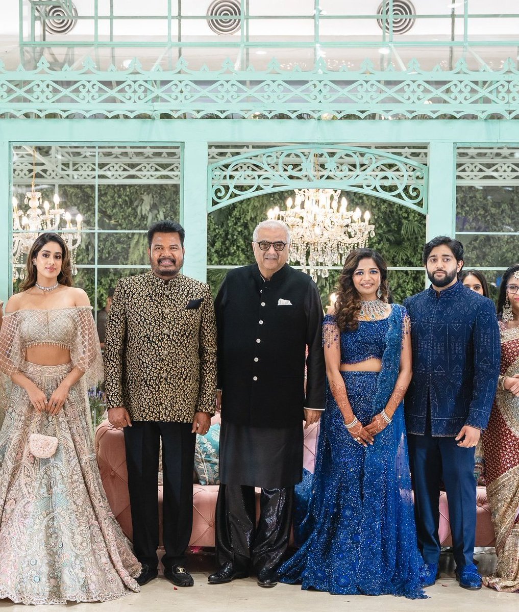 Celebrities at Director #Shankar's Daughter, #Aishwarya's Wedding Reception. 

#Chiranjeevi #RamCharan #Upasana #JanhviKapoor #ShrutiHaasan