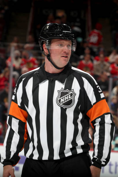 ScoutingTheRefs's tweet photo. Oilers vs. Coyotes
Referee: Carter Sandlak #29
Referee: Brandon Schrader #34
Linesman: Tyson Baker #88
Linesman: Julien Fournier #56
https://t.co/zvioq03GKo
#LetsGoOilers #Yotes #EDMvsARI #NHL https://t.co/FSA7TYntAC