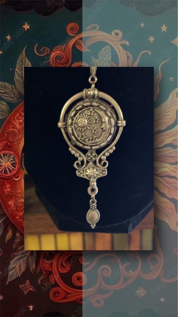 Starry sky and crescent moon vintage inspired photo locket necklace. 💐💐💐💐 #giftforher #women #shop #shoplocal #mothersday #giftideas #giftformom #shopsmall #fyi #giftforwife #birthdaygift #etsy #starseller 💐💐💐💐 witchywoman.etsy.com