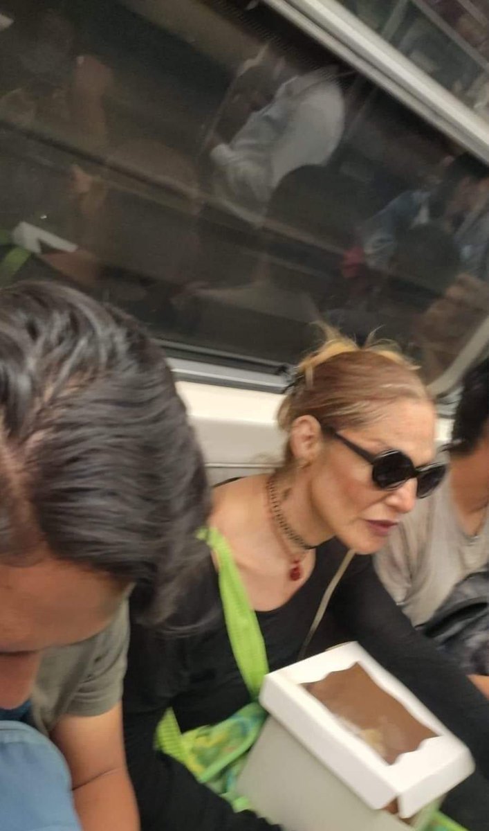albric_x4's tweet photo. ¡#Madonna ya está en México!
¡¡Kenervios!! https://t.co/NaQFYshPPI