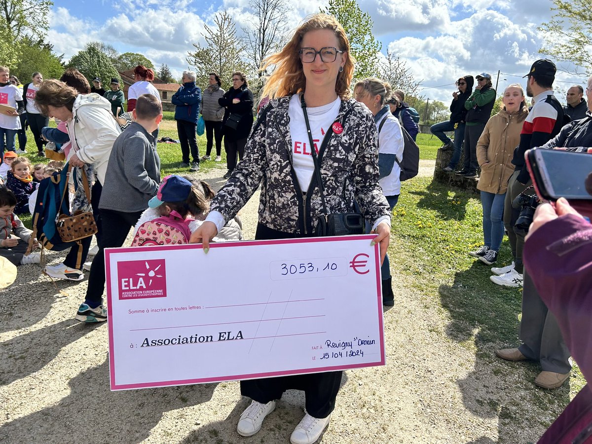 EcoleMaginot's tweet photo. Marche de solidarité au profit d’@ELAOfficielle . Tous les enfants de la tps au CM2 en présence des parents avec des parcours adaptés aux âges et le soleil en prime. Plus de 3000 euros récoltés en plus des objets vendus. Merci et bravo à tous. @DSDEN55 @55Cpd @IenBar https://t.co/CQy5RcIkBW