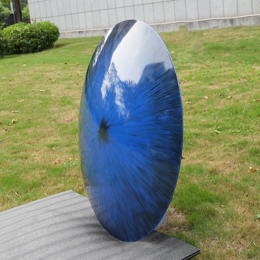 Jackson95135321's tweet photo. Blue Eye Sculpture-Crafted from high-quality stainless steel, this 1-meter diameter piece boasts a stunning convex shape that adds a unique depth and perspective to any space. get more on https://t.co/PGSpRmMETv #convex #eye #walldecor #sculpture #sculptureart #sculptures https://t.co/pvE4KbyZKN