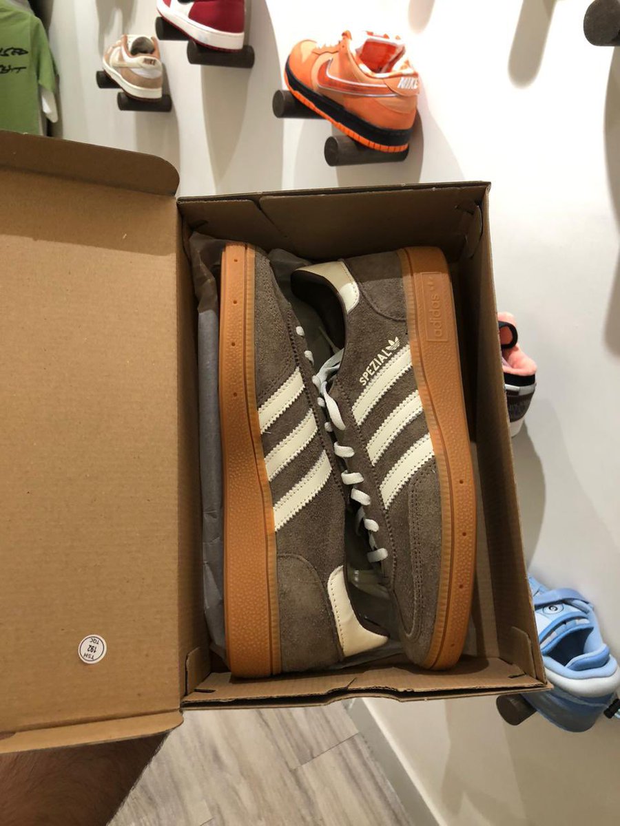 kickstopshelf's tweet photo. Disponibles en https://t.co/WBdbtrNz0d https://t.co/VXFoLjxYdI