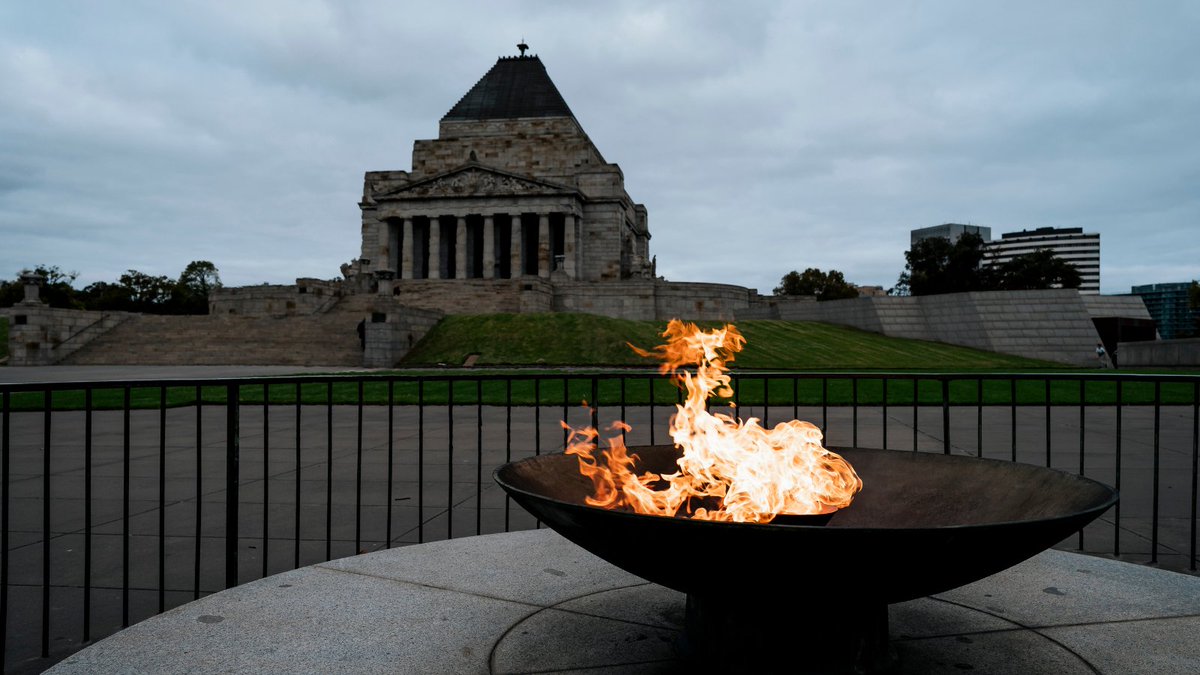 Today, we come together to pause and reflect on the service and sacrifice of generations of Victorians, and all those who suffer the consequences of war. Lest we forget. 📍 Shrine of Remembrance, Bunurong Country / Melbourne 📷 Ain Raadik