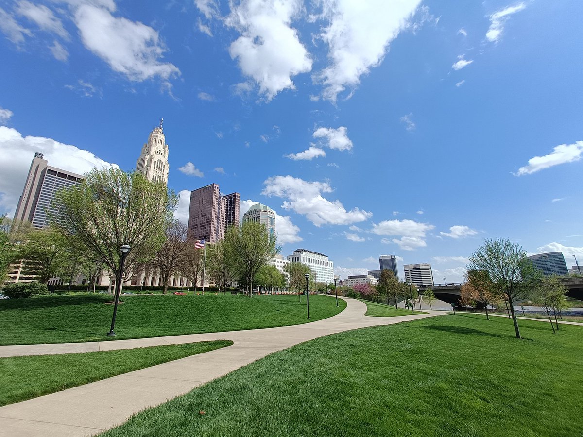 First order of business: enjoy Columbus's lovely riverfront 🌞 Then tomorrow, Thursday 2PM, I will be presenting my study on health decline and residential transitions among older Europeans at #PAA2024. I hope to see you there! @MPIDRnews @meetMPIDR @StAndrewsSGSD