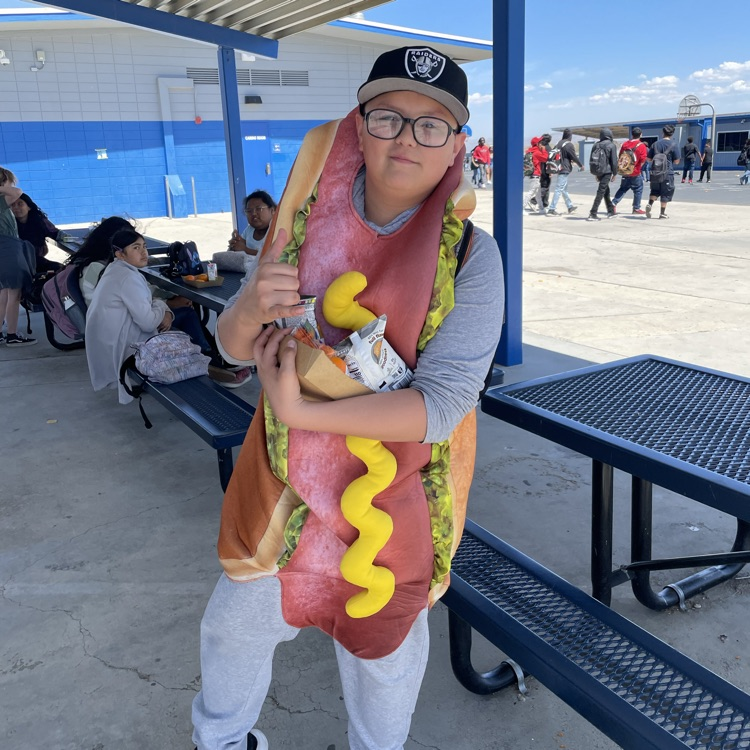 Day 149 of AWESOME! Dressing up like a hot dog!

#webleedblue #hjhroadrunners #awesomekids #IMPACTtheFutureHUSD