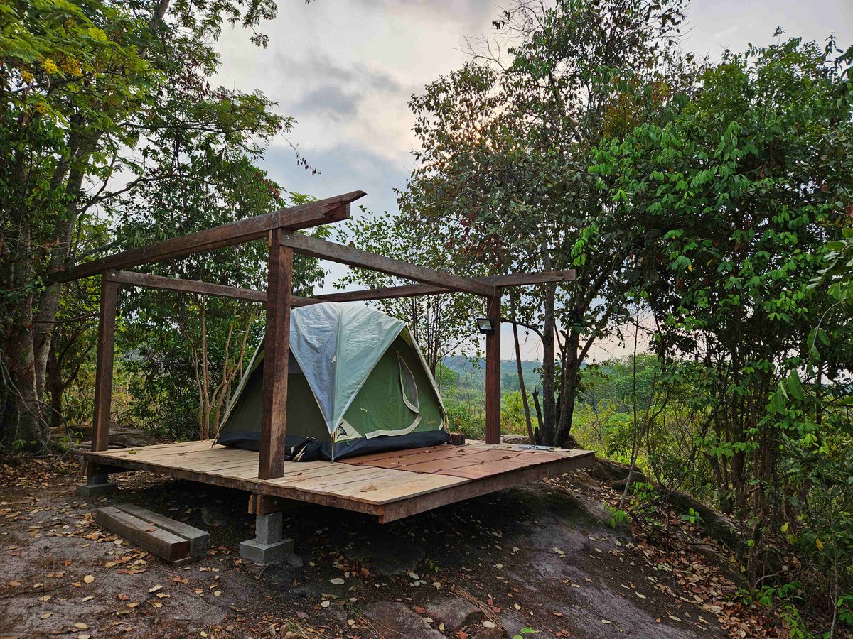 On Day 1 of our staff trip to Kulen, the Travel Asia team drove to Kulen Mountain, and then walked to the recently opened Base Camp. Following lunch, a testing afternoon trek took us to see an ancestral hermit site before returning for sunset and dinner.