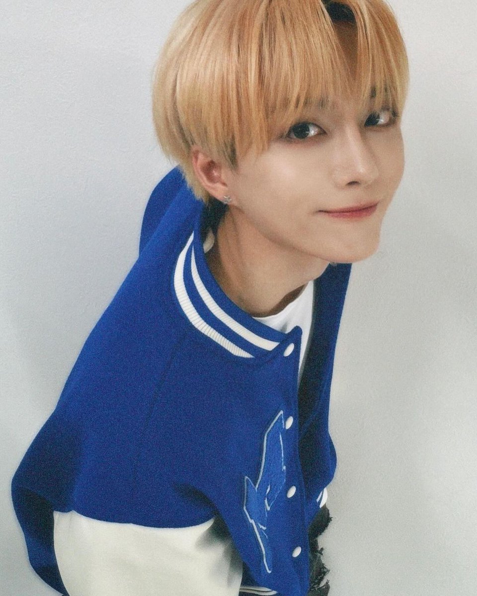 VAHN_Archive's tweet photo. 240418 반 인스타그램

🔗https://t.co/OKBtE2siy5

#NINEi #나인아이 #반 #VAHN #김정우 https://t.co/ck5cLBg9lO