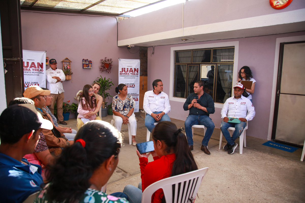 ernesto_acl's tweet photo. Fue un gusto recibir en el Barrio de Toltempan a @JuanRiveraTrej1 , quien hoy representa para #Chignahuapan una verdadera transformación. ¡Más puesto que nunca! 🙌🏼🤜🏼🤛🏼

#EstoyContigo 
#YoConJuanRivera 
#6de6Morena 

@armentapuebla_ https://t.co/1TmZLWRtdV