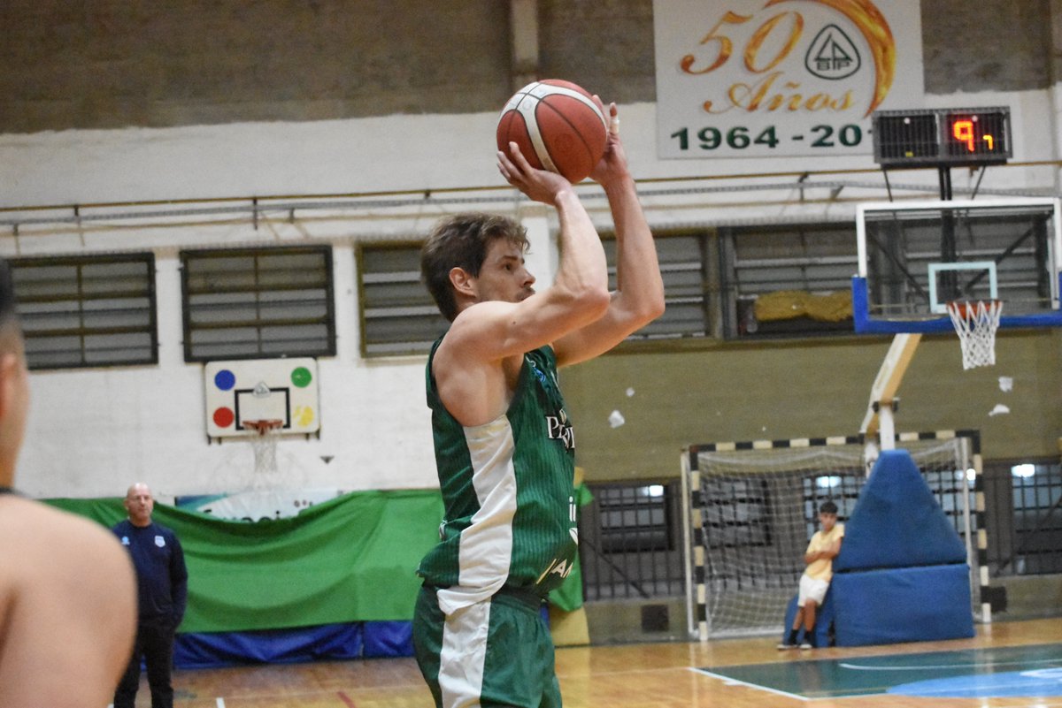🔥 <a href="/BasquetParque/">Barrio Parque Basquet</a> (1) fue superior de principio a fin para vencer 86-71 a <a href="/CADNORTE/">Club Deportivo Norte</a> (0) en el inicio de la Reclasificación

📊 N. Buchaillot (BP): 26 puntos y 7 asistencias
📊 L. Mare (DN): 22 puntos

🖇️ Estadísticas: estadisticascabb.gesdeportiva.es/proximos-parti…

#PlayoffsLaLigaArgentina
