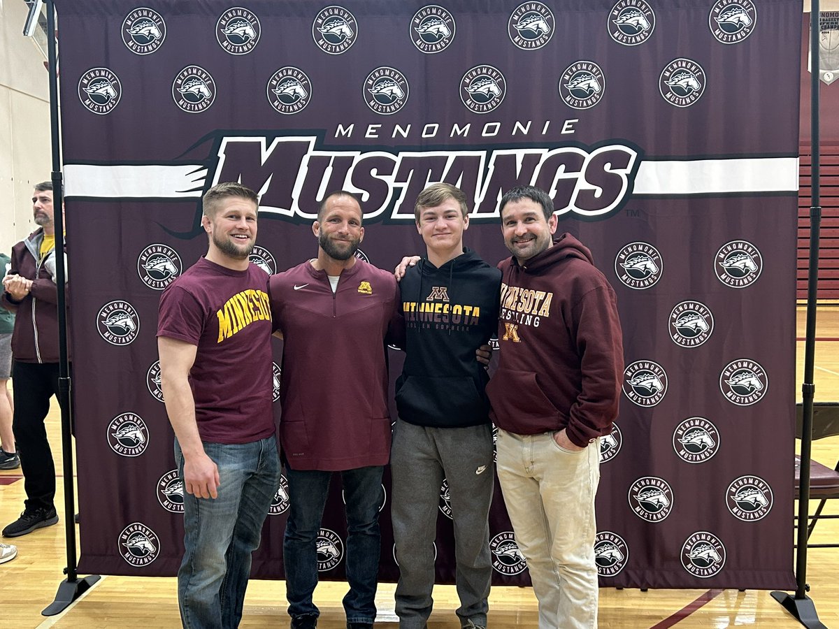 MiahCasey2's tweet photo. Brays signing day! https://t.co/O9JkExrykF