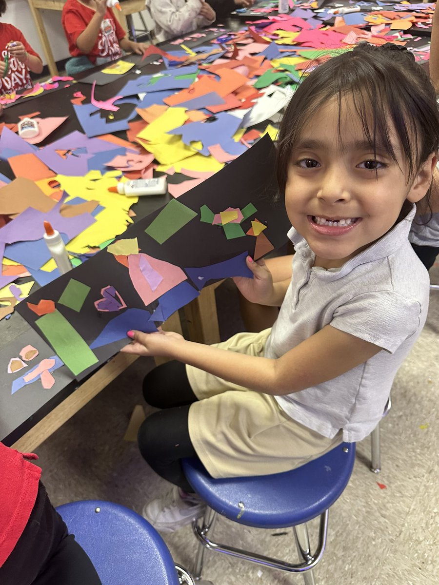 Imagination at its best! Those smiles say it all. Kinder success!❤️ <a href="/PebbleHillsES/">Pebble Hills ES</a> <a href="/PHES_IYoungs/">Irene Youngs</a> <a href="/YISDFineArts/">YsletaISD Fine Arts</a> <a href="/MarigelyUrena/">Marigely Urena</a>