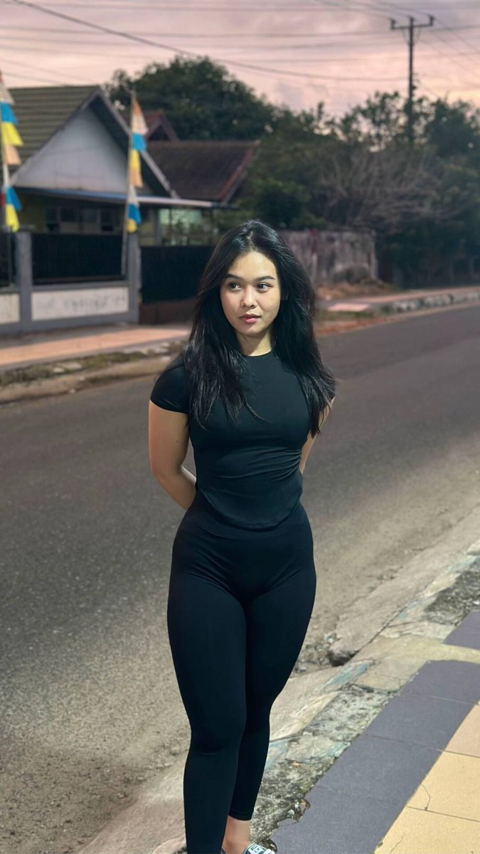 asupanharian23's tweet photo. Tiktok : lagisukaworkout https://t.co/1fzDnU7pjl