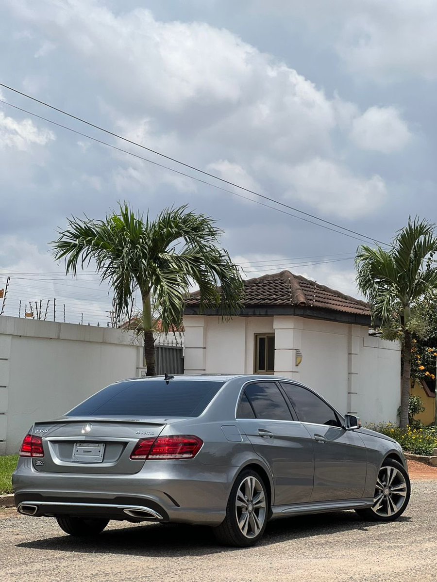 2014 Mercedes Benz E350 4Matic
Leather seats
Sunroof
Ambient lighting
Rear view camera
Pre collision alert
Infotainment system
Active lane keeping assist
Blind spot monitors
Gh🇬🇭325,000
📞0249142833