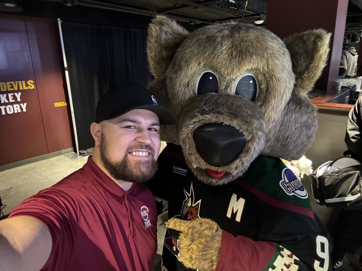 Hanging with @HowlerCoyote. #Yotes @kslsports