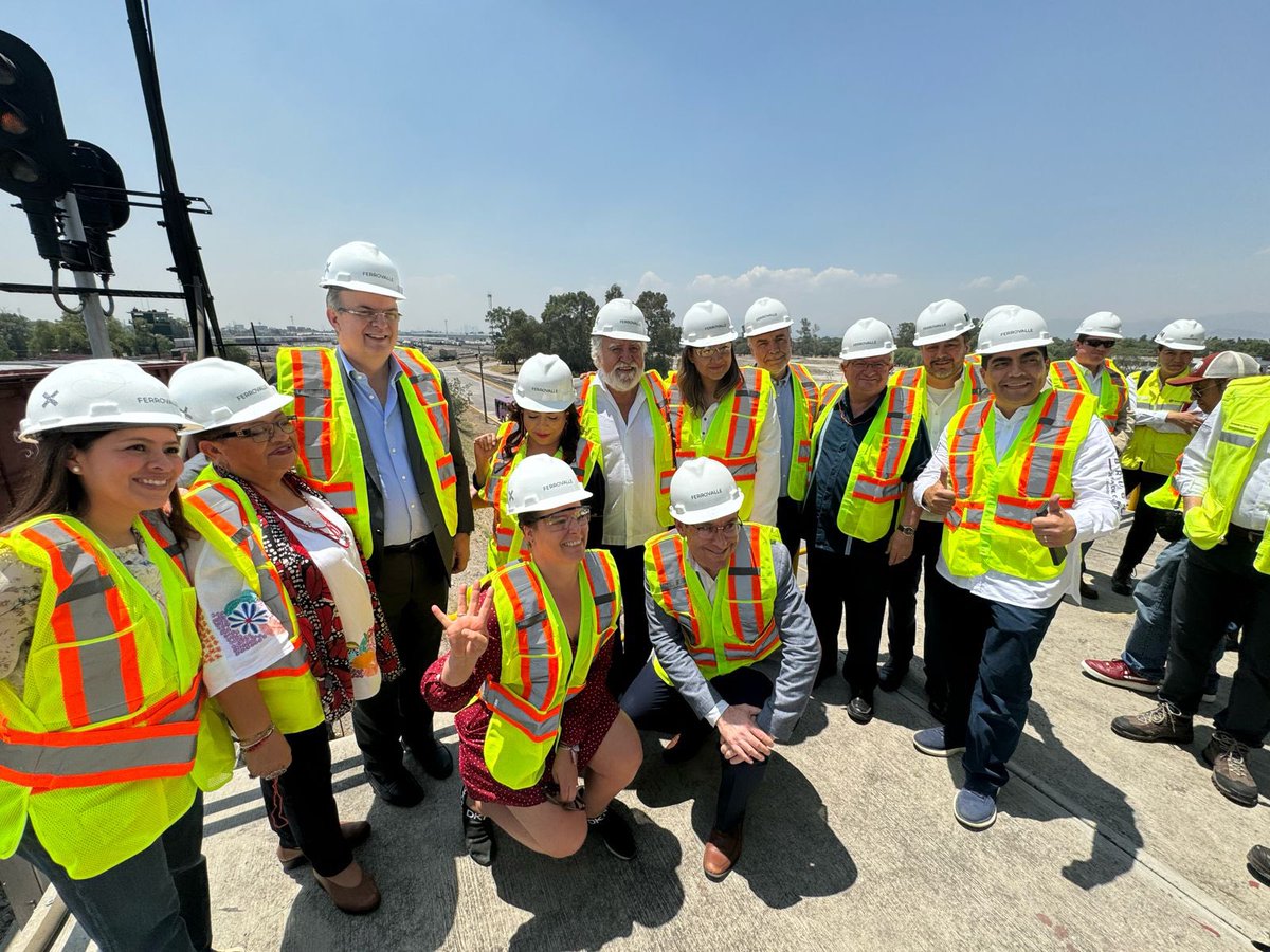 natushuren's tweet photo. Hoy tuvimos el gusto de recorrer con @ClaraBrugadaM por Pantaco y así seguir construyendo una Ciudad Sin Muros! https://t.co/zx6p1GRd2P