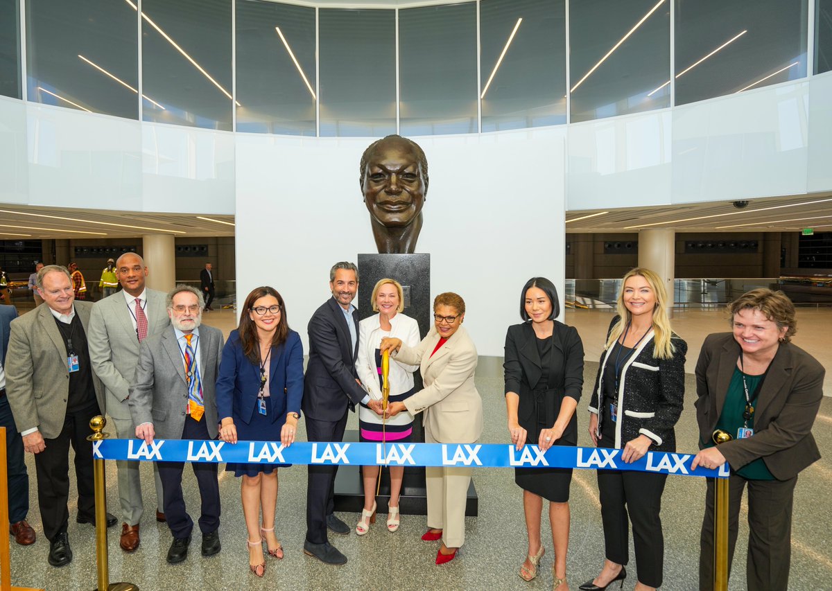 It was exciting to see the progress being made at @flyLAXairport alongside our new CEO John Ackerman and Councilwoman Traci Park. The work to improve LAX for residents and millions of visitors is continuing with new infrastructure that invests into JOBS and our local economy.