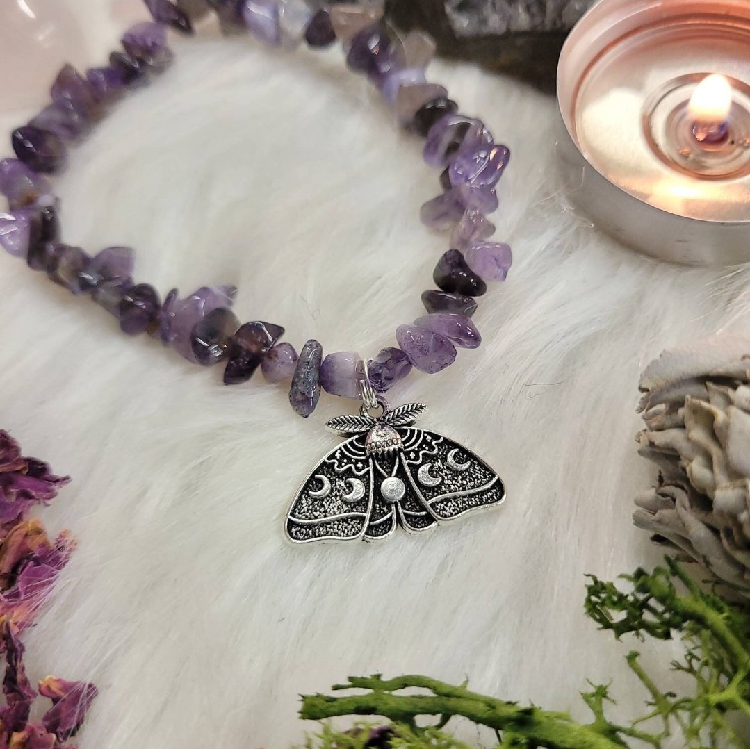 Amethyst calms, protects, relieves anxiety and depression. It also activates spiritual awareness, opens intuition and enhances psychic abilities. thewildwoodlandwitch.etsy.com #MHHSBD #EarlyBiz #ScottishCraftHour #NWalesHour