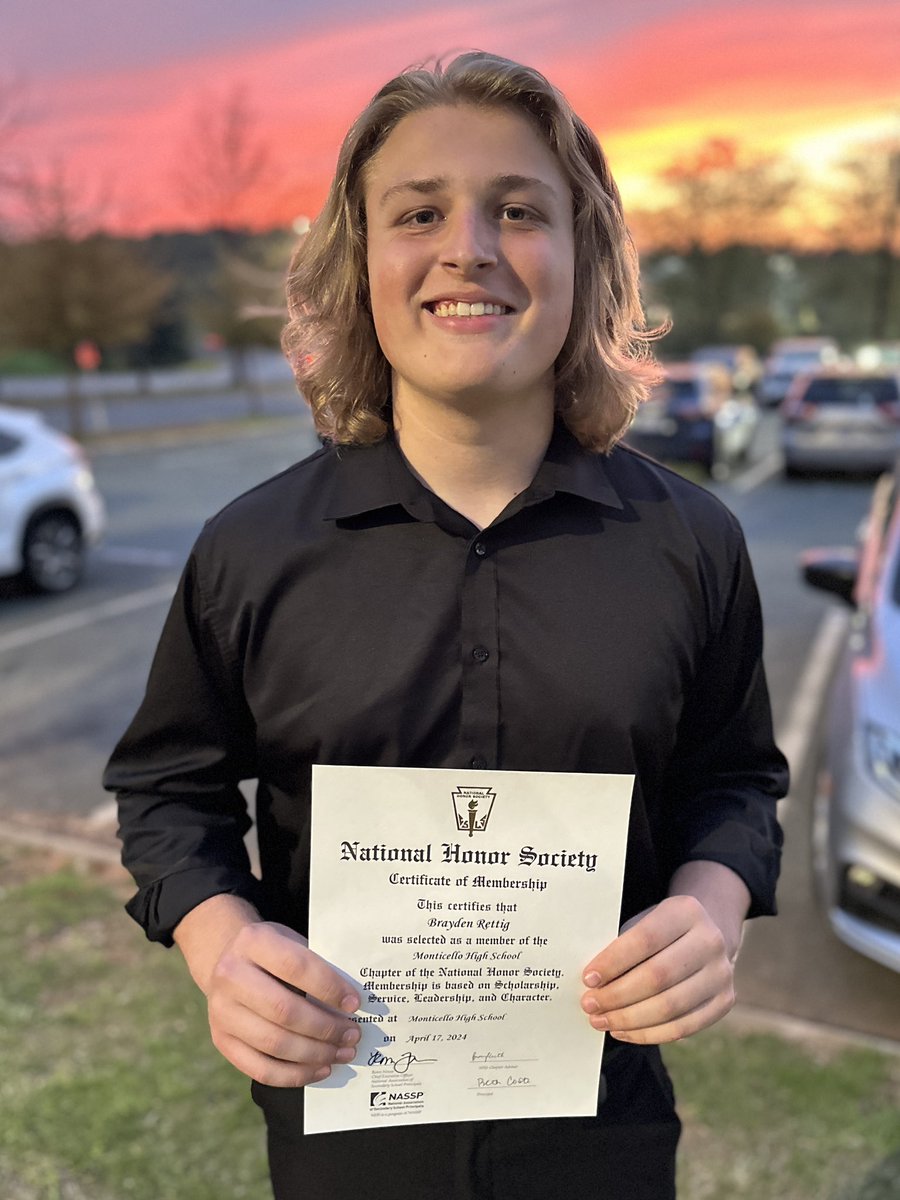 BraydenRettig's tweet photo. Feeling extremely fortunate to be inducted into the National Honor Society @MonticelloHigh this evening! https://t.co/xYiWs2g612