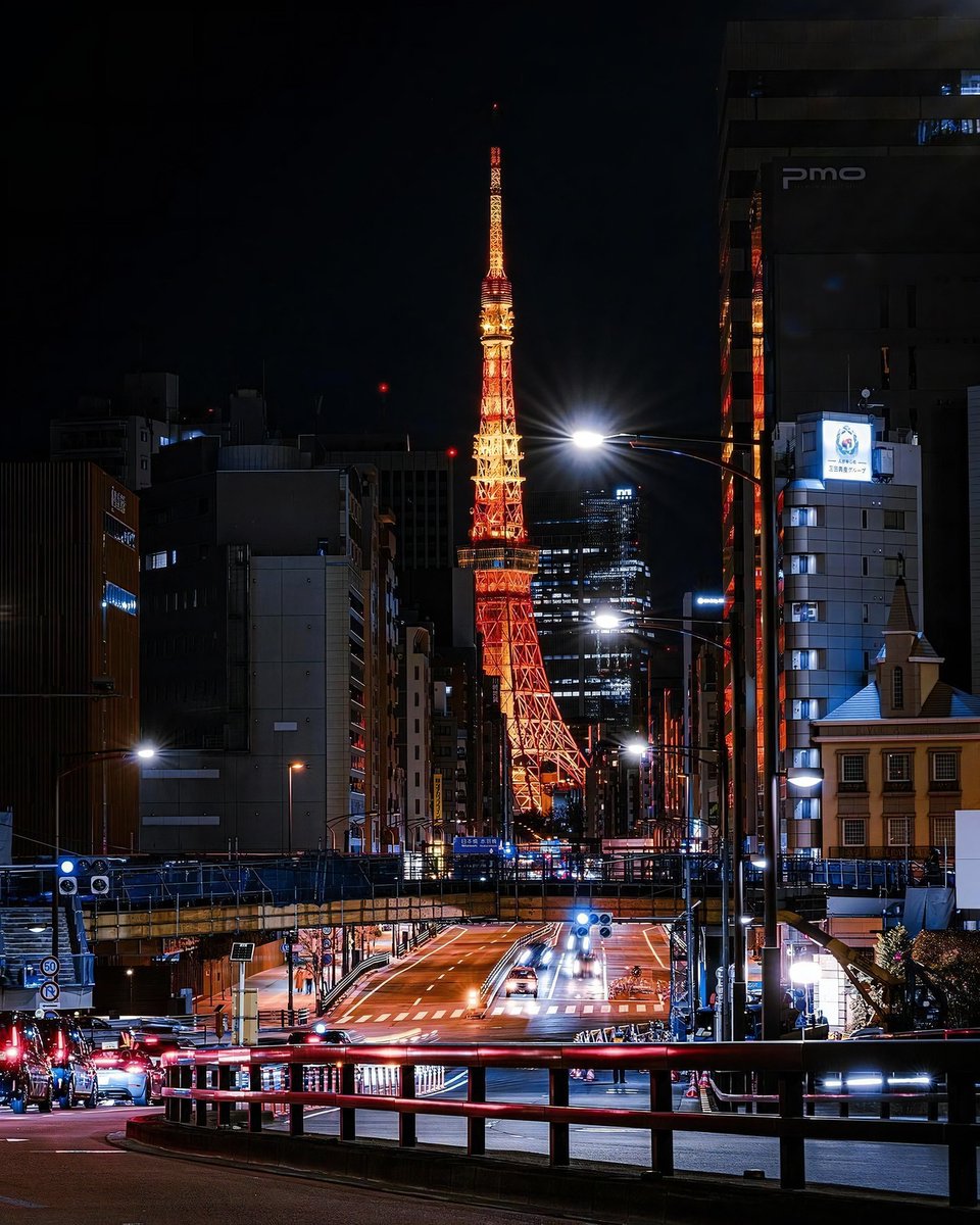 Tokyo Tower 🗼 Discover the breathtaking views and iconic skyline of Tokyo from this landmark. #TokyoTower #JapanTravel #ExploreTokyo #LandmarkViews #TokyoSkyline #TravelGoals #IconicAttraction #Cityscape #TokyoLandmark #UrbanExploration