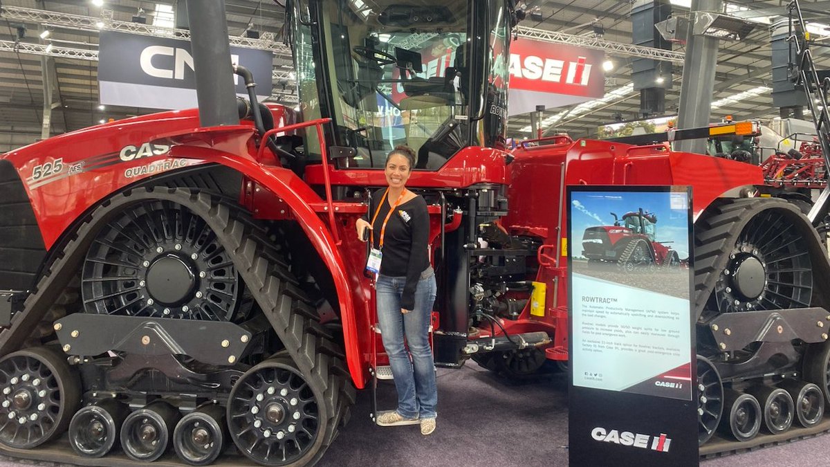 Day 2 of #FutureAgExpo and we're getting up close and personal with SPAA silver partner Case IH and their Steiger 525 tractor, designed to pull high speed planters, complete emergence field work and more! @CaseIHAus @Angie_McAvoy