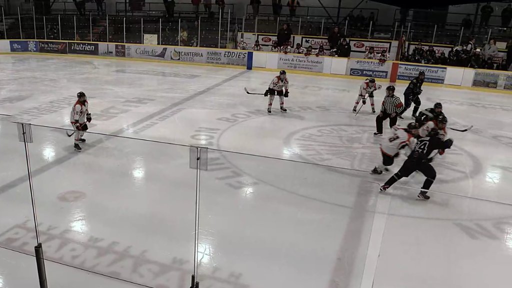 Two quick goals early in the third has PBCN Selects leading Peguis Juniors 3-1. 
app.hometeamlive.com/#/home/1a3591c…