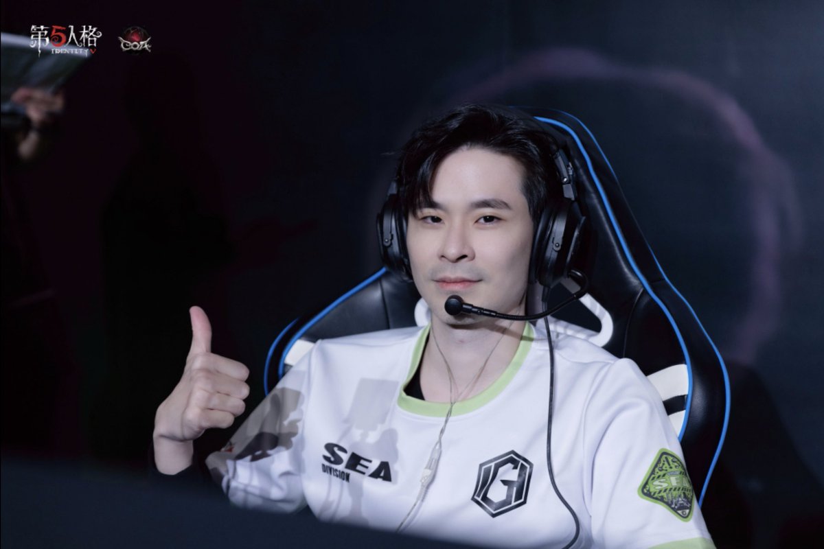 GHTEAM_IDV's tweet photo. 𝘾𝙊𝘼𝙑𝙄𝙄 𝙋𝙝𝙤𝙩𝙤𝙨 - 𝙂𝙧𝙤𝙪𝙥 𝙎𝙩𝙖𝙜𝙚 𝘿𝙖𝙮 6
Match FPX.ZQ vs GH
Cr: Weibo@第五人格赛事 https://t.co/atjLK7cHdT

#GHWIN #GHteam_IDV #GHteam_Tour #IdentityV #COAVII #第五人格COA https://t.co/vyZUPTNf7y