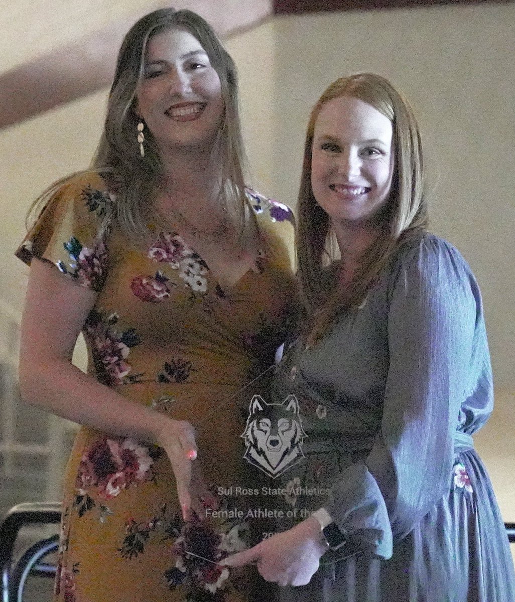 🐺Lobo Pack Awards

➡️Congrats to the overall Male Athlete of the Year (Vince Luevano - Football) and overall Female Athlete of the Year (Marley Rokas - Basketball/Tennis)

📷Photo gallery: srlobos.com/galleries/gene…