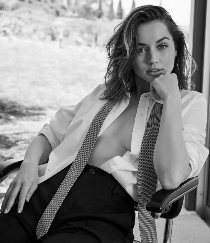 JoeMileson's tweet photo. Posting celebrity crushes because why not 😤. Not only are all of these people SUPER attractive, they all make cool movies, music and art and I think that’s also super neat 😅 https://t.co/wbboihlM4e