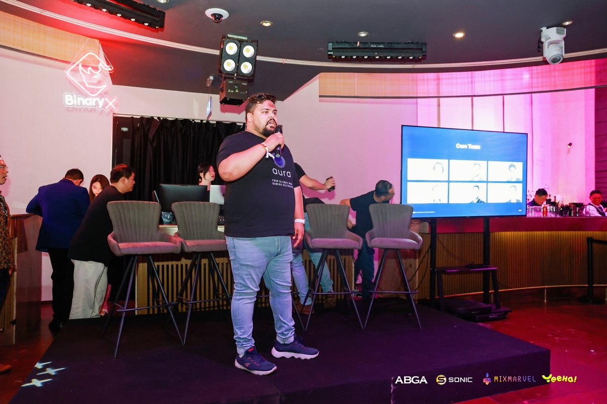 Kora, Head of Communications at @binary_x, Tom, Creative Director at @BitcoinCats1Cat, Joshua Tobin, Co-Founder & CEO at @SUPRA_Labs and Praveen Kumar Jha, CTO & Co-Founder at @aura_commerce set the stage with their insightful introduction speeches.🎙️
