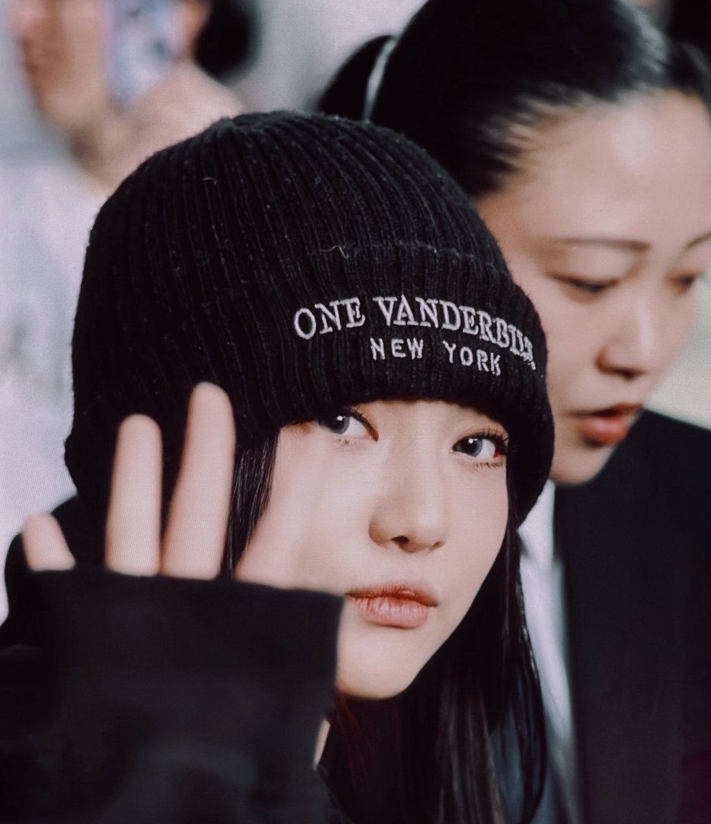 prttyfaces's tweet image. and for i was a fool for you, love stricken and tender. bare with all of my little imperfections in which you combed over, embraced, then let go of again.