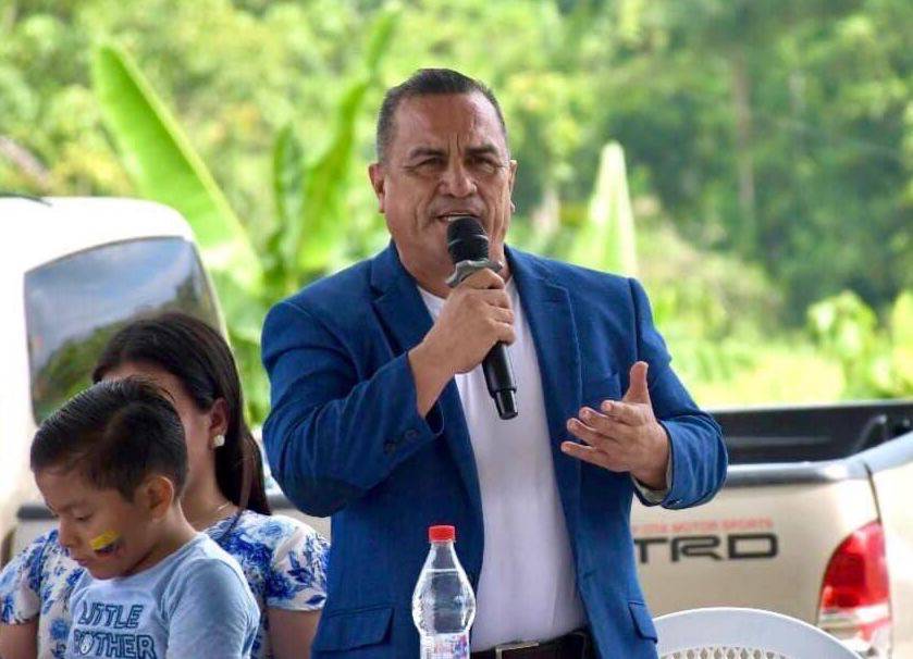 Duele el asesinato de nuestro compañero #JoséSánchez, alcalde de #PonceEnríquez.

Solidaridad con su familia, su pueblo y nuestros compas UP #Azuay.

Justicia y sanción a los responsables intelectuales y materiales de este crimen.

<a href="/DianaSalazarM2/">D Salazar</a> <a href="/DanielNoboaOk/">Daniel Noboa Azin</a> <a href="/Palencia3Monica/">Mónica Palencia Nuñez</a>