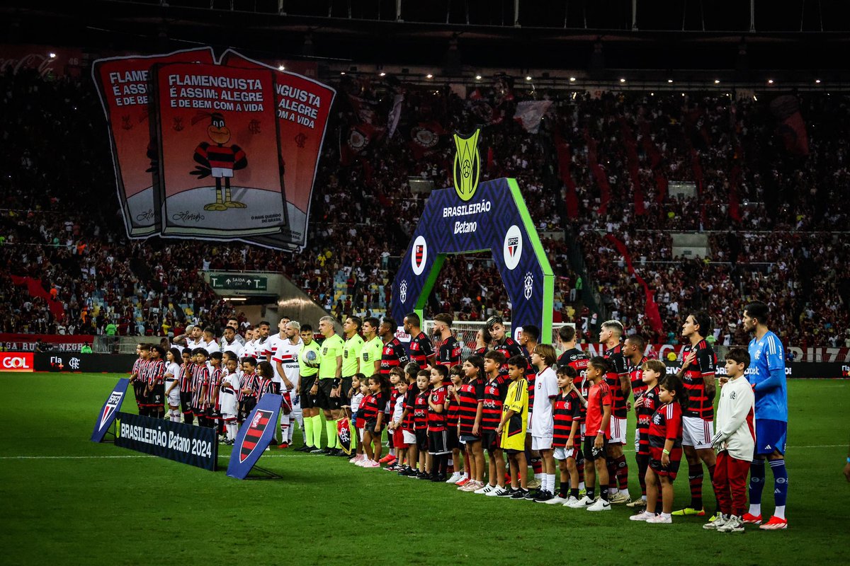 Queremos o Brasileiro!
+3 👊🏽🔴⚫️

📸: <a href="/rsantosarantes/">Rafael Arantes</a> 

#URUBUZADA
#OsDefensoresdoManto