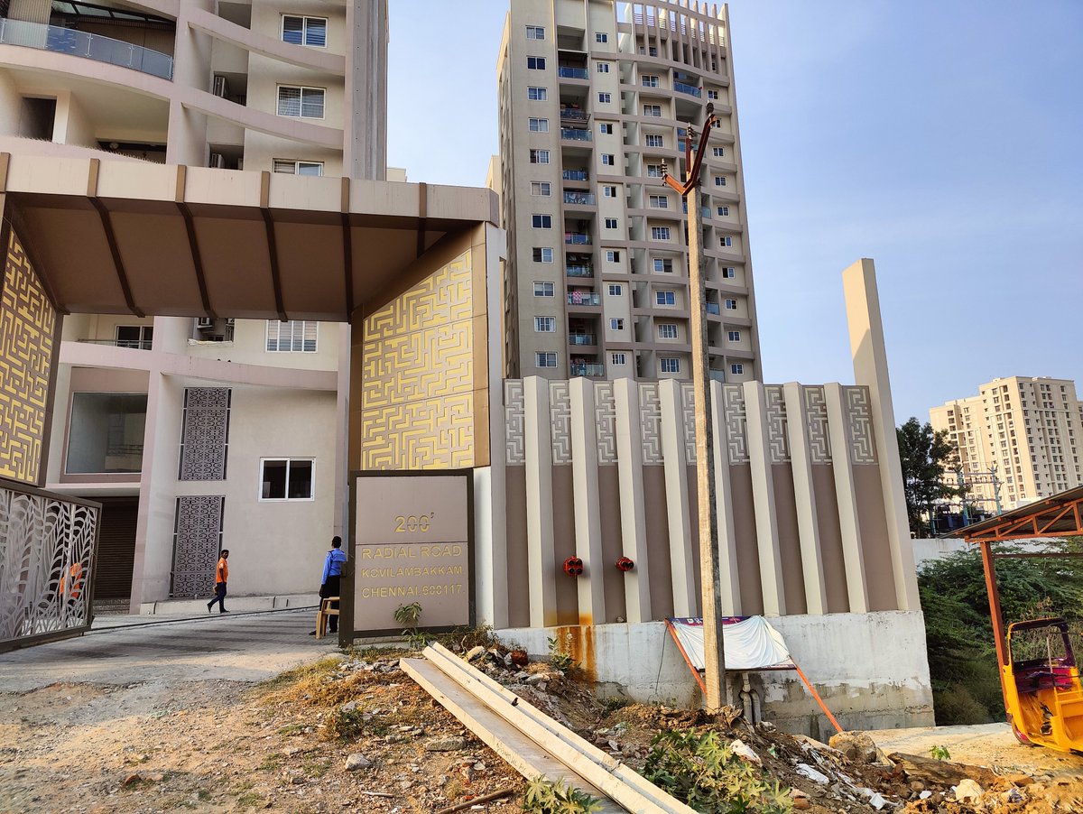tweetarunb's tweet photo. Affected 250 families with close to 1000+ residents ( includes  elders and kids) staying at our apartment Jones Blazia in 200 feet  radial road, Kovilambakkam, In just 2 days, there were 2 encroachment  happened very near our exit gate by @NHAI_Official  contract @mkstalin https://t.co/f2Mu8XFbok