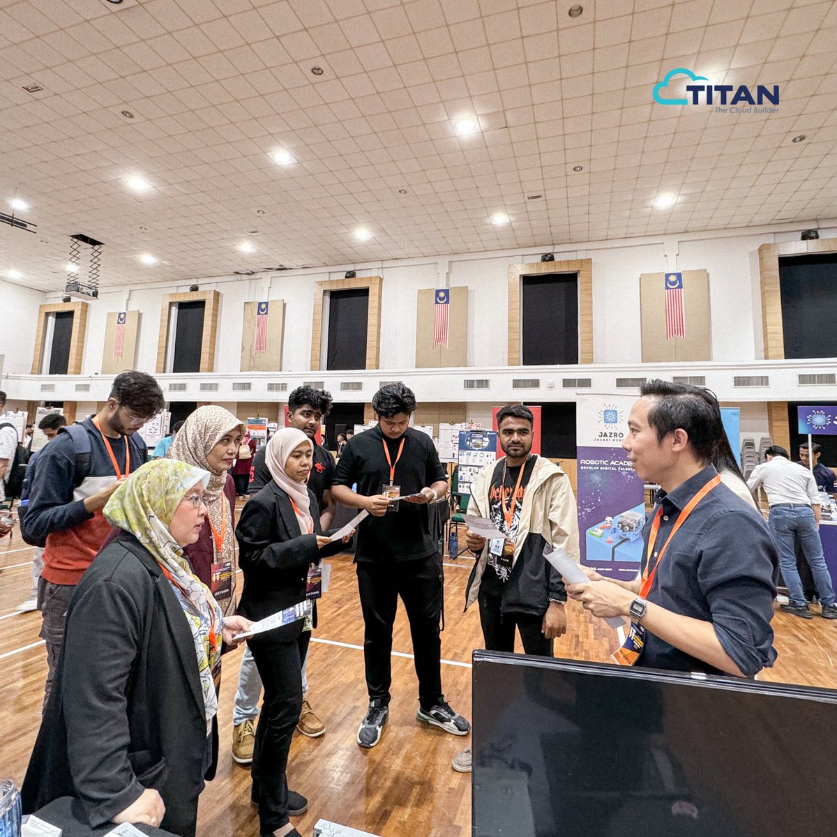 cloud_titan's tweet photo. Innovation in action! Titan System Integration shines at IT Innovation Day 2024 with SEGi University, Kota Damansara. #TitanSystemIntegration #SEGiITInnovationDay2024 https://t.co/mS3OaK8Yrg