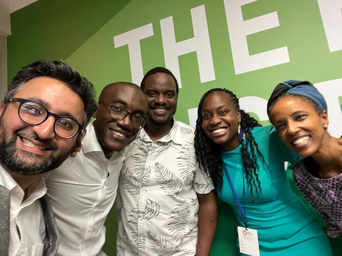 Refreshing times catching up with the comrades @gchelwa @NabsIMA Maaza & Ntazana on the sidelines of 2024 #IMF/WB Spring Meetings. It's been a great week so far of conversations & reflections on rethinking global economic governance & dismantling the current neo-liberal order!