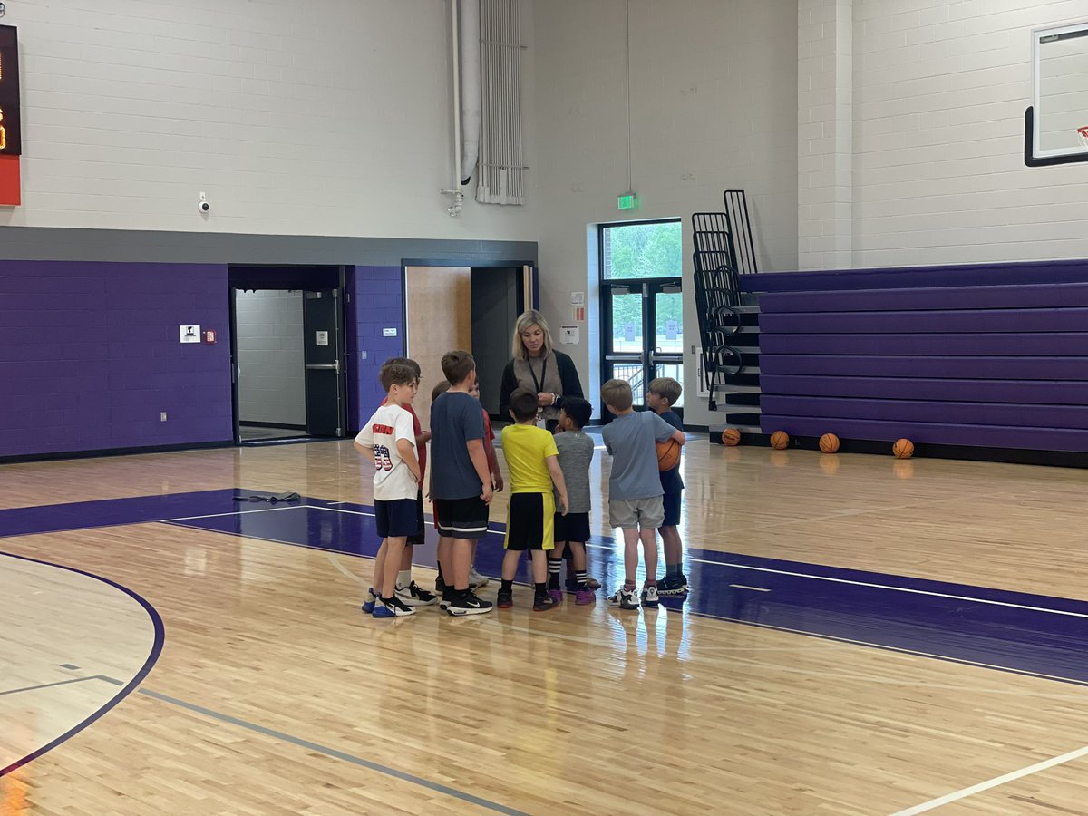 DVilleHawks's tweet photo. 46 young hawks in the Facility on a ⛈️ Wednesday afternoon - just trying to get better!!
#TTFT⚔️ | #HawkSOAR🦅 https://t.co/b9S8NeqgYK