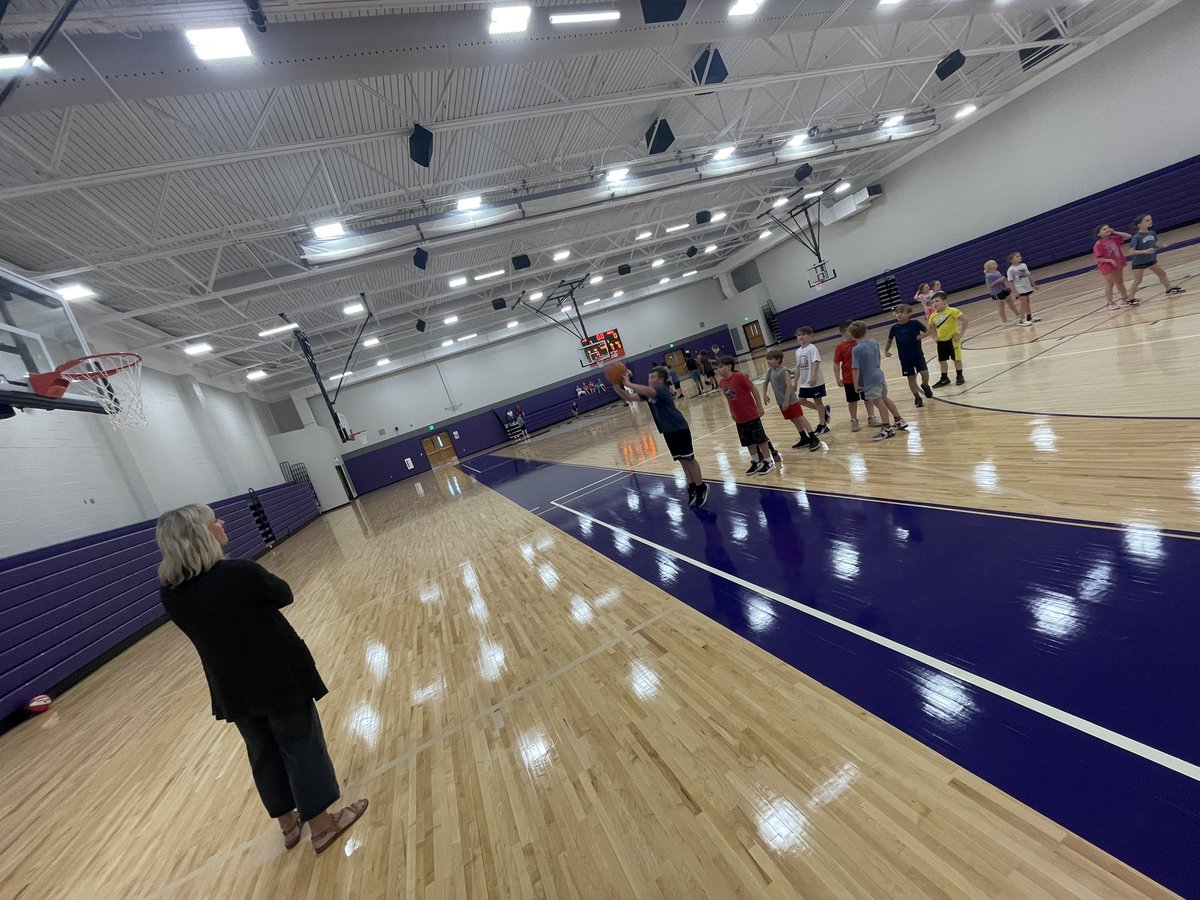 DVilleHawks's tweet photo. 46 young hawks in the Facility on a ⛈️ Wednesday afternoon - just trying to get better!!
#TTFT⚔️ | #HawkSOAR🦅 https://t.co/b9S8NeqgYK