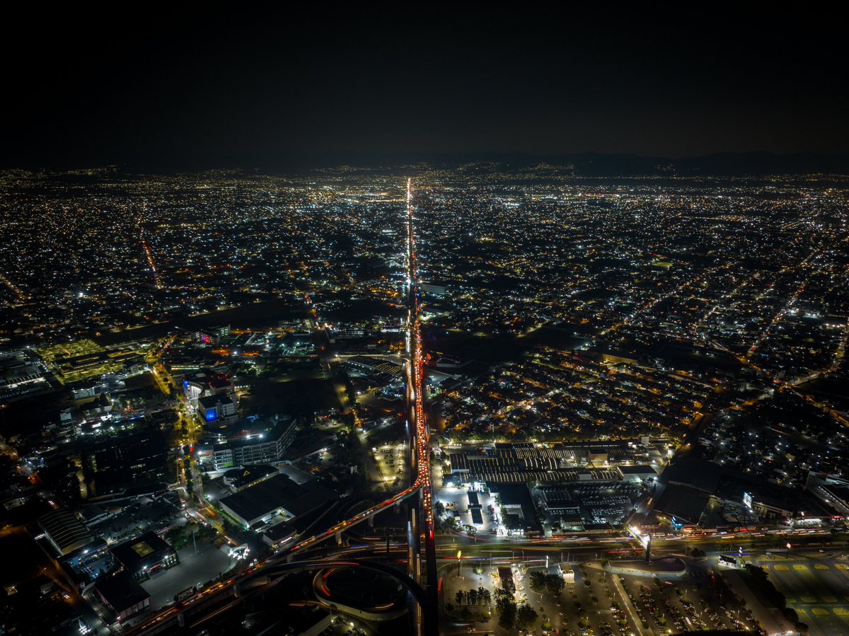 A mí me gusta vivir de noche.

(Toluca, México)