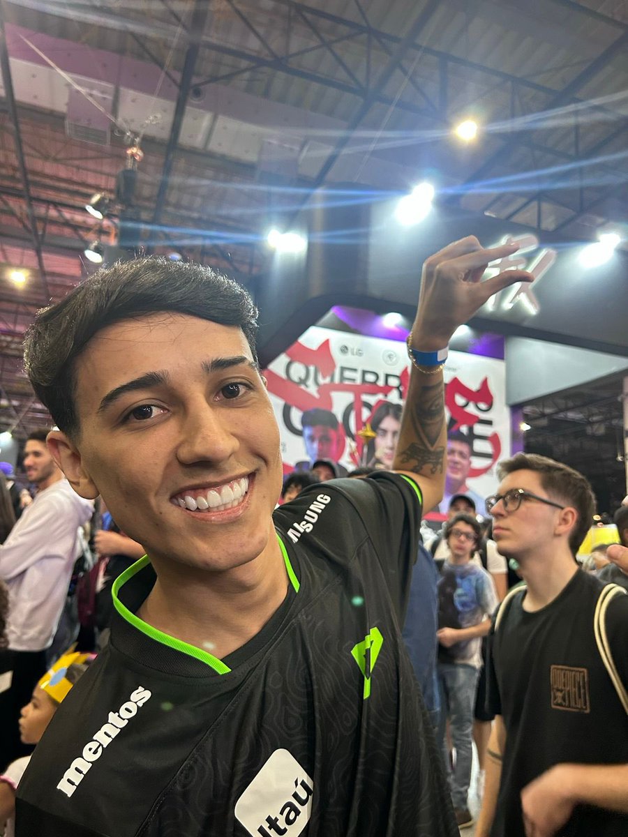 OBRIGADO  DEUS, SEM VOCÊ EU NÃO SOU NADA  💚

NOISE CAMPEÃ DA COPA WEED