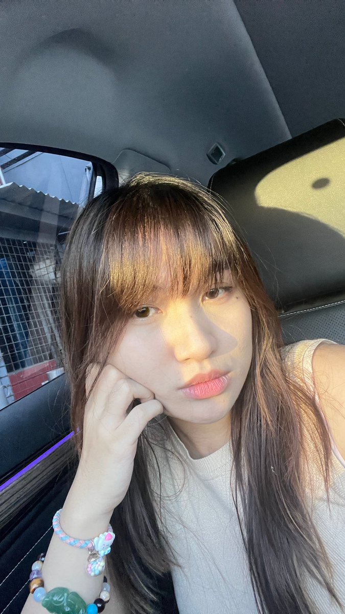 maxinesoliven's tweet photo. Traffic selfie 😴 https://t.co/GMrHgS81sk