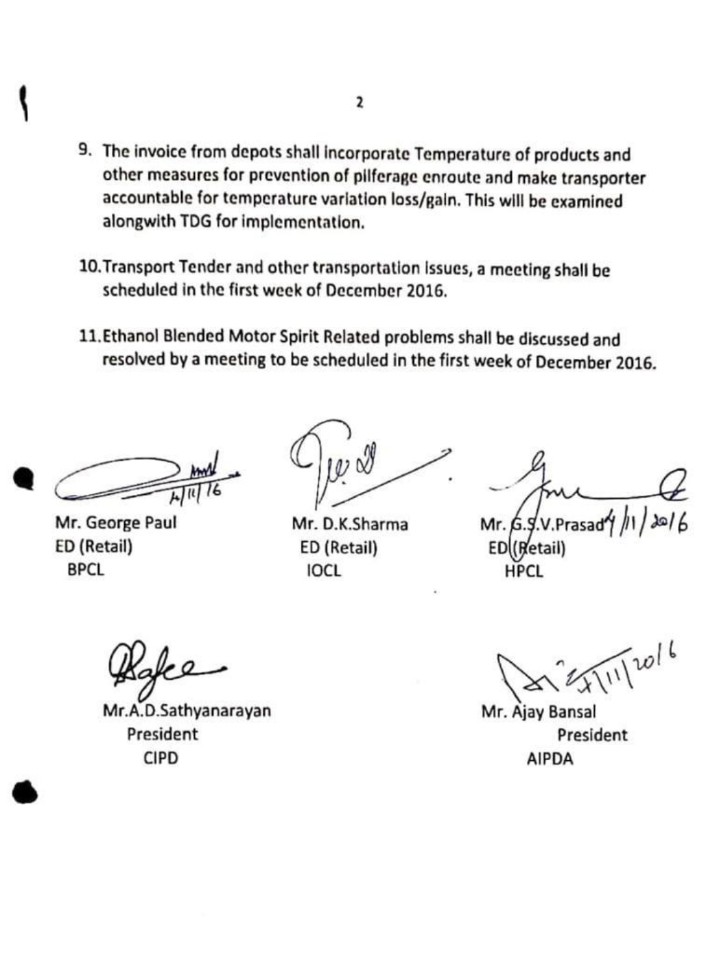nr_alva's tweet image. #PracticeandPreach
#BeAccountable
#IncreasePetroDealerMargin
#ActNow

Dear CMDs of OMCs,
There is not a single response from any of you on the long pending dealer margin issue. 

Do you expect us to come and beg in front of your offices?🤔🙏🥺
